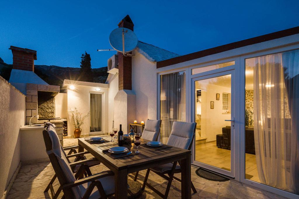 Holiday Home Zlatni San - Private Heated Pool Bol Phòng bức ảnh