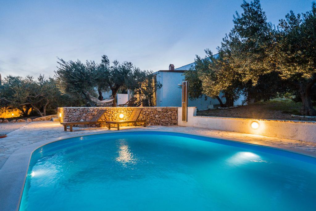 Holiday Home Zlatni San - Private Heated Pool Bol Phòng bức ảnh