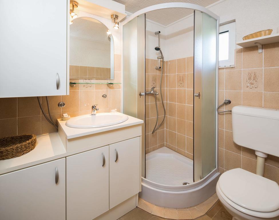 Holiday Home Zlatni San - Private Heated Pool Bol Phòng bức ảnh