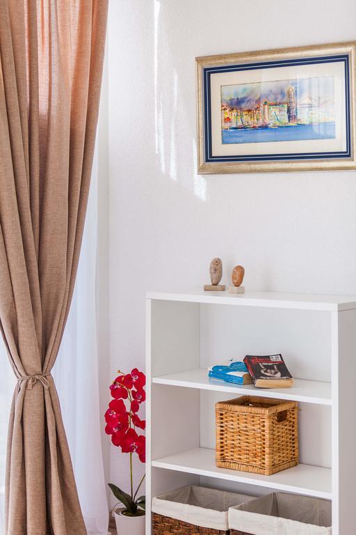 Holiday Home Zlatni San - Private Heated Pool Bol Phòng bức ảnh