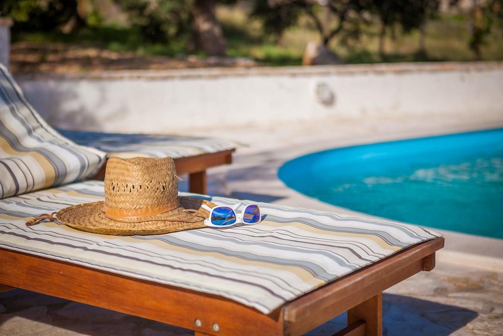 Holiday Home Zlatni San - Private Heated Pool Bol Phòng bức ảnh