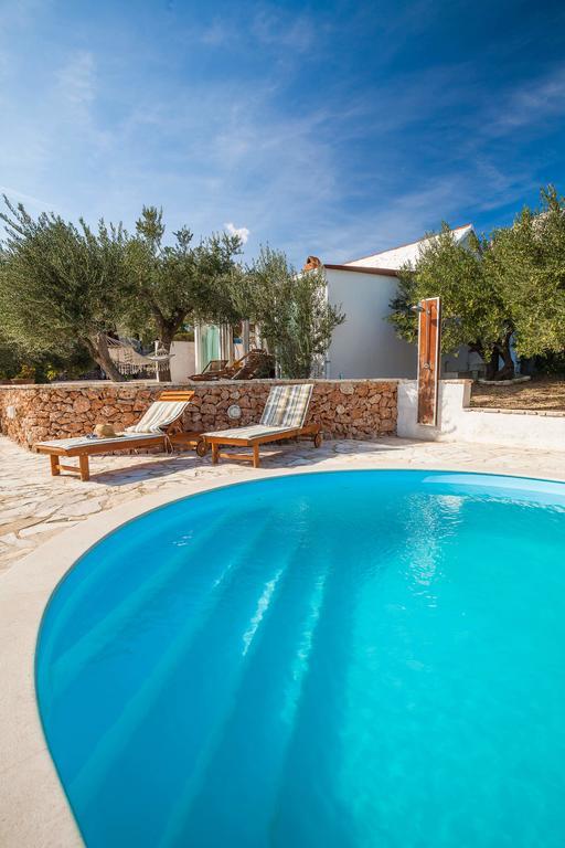 Holiday Home Zlatni San - Private Heated Pool Bol Phòng bức ảnh