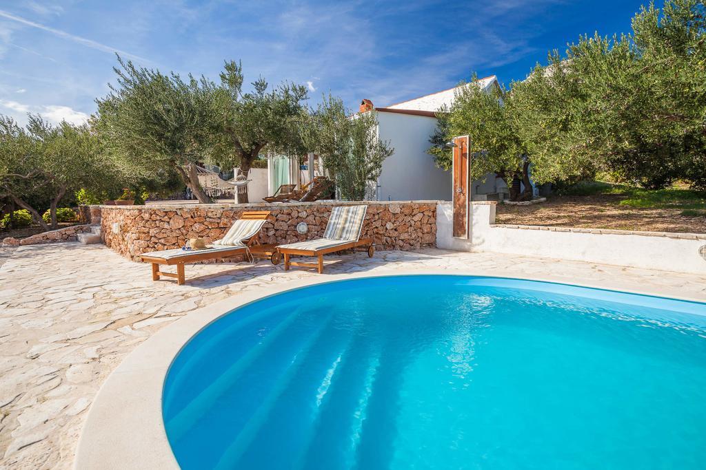 Holiday Home Zlatni San - Private Heated Pool Bol Phòng bức ảnh