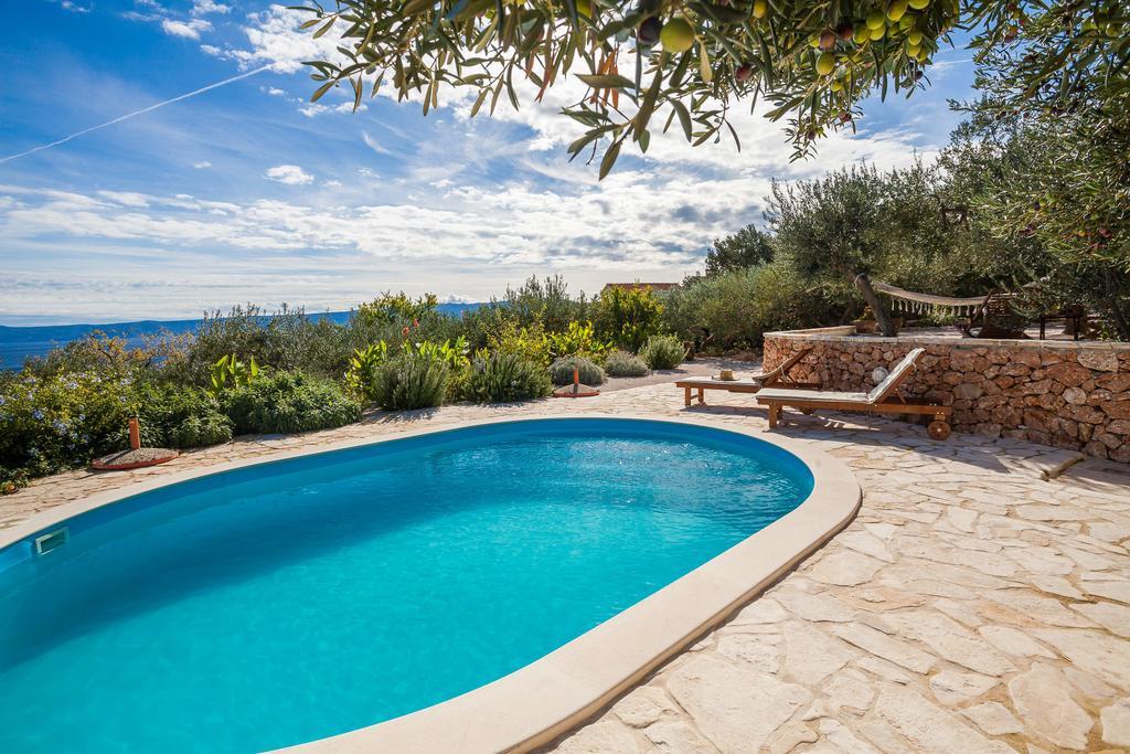 Holiday Home Zlatni San - Private Heated Pool Bol Phòng bức ảnh
