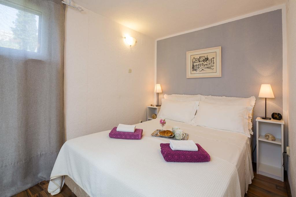 Holiday Home Zlatni San - Private Heated Pool Bol Phòng bức ảnh